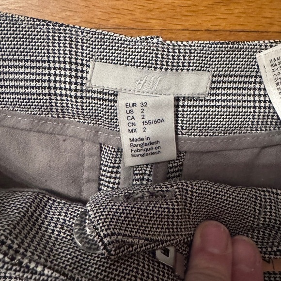 Outfit! (2) Banana Republic trousers + floral top - Picture 8 of 12